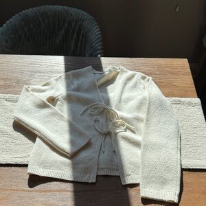 Abercrombie & Fitch Off-White Women's Cardigan